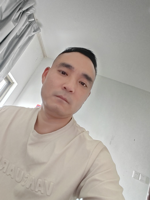 小锋的第一张照片--平顶山蓝颜知己交友网